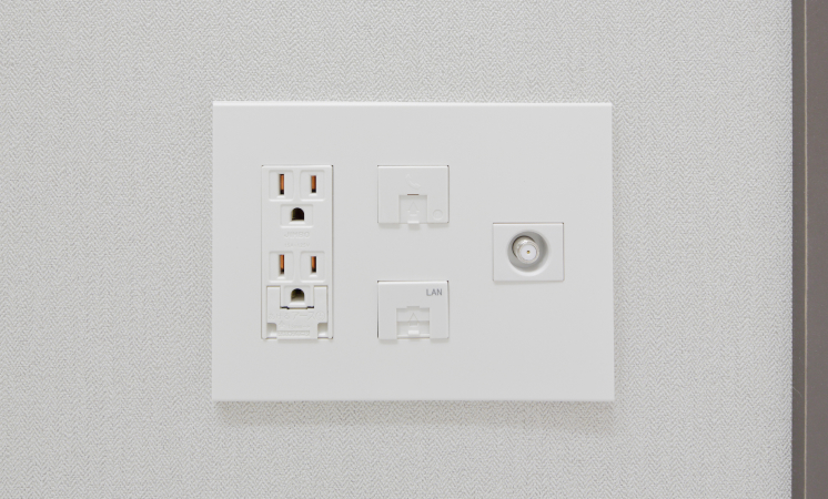 マルチメディアコンセント