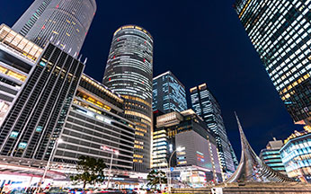「名古屋」駅へ