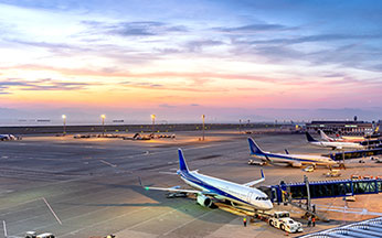 「中部国際空港」バス停へ