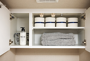 トイレ上部吊戸棚