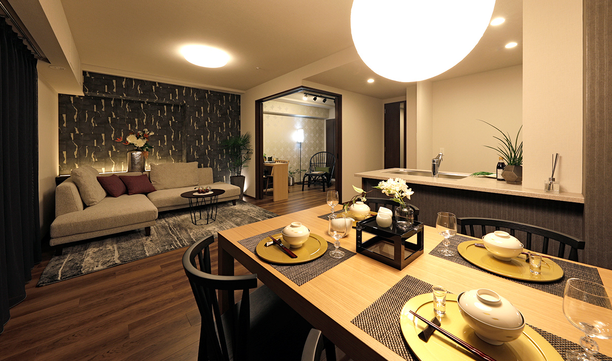 モデルルーム家具屋 無垢の木と漆喰壁に包まれるモデルルーム【KOYA STOCK】 - NICO